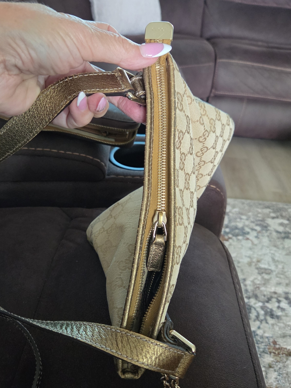 Gucci Beige GG Canvas Crossbody Bag - Picture 6 of 9